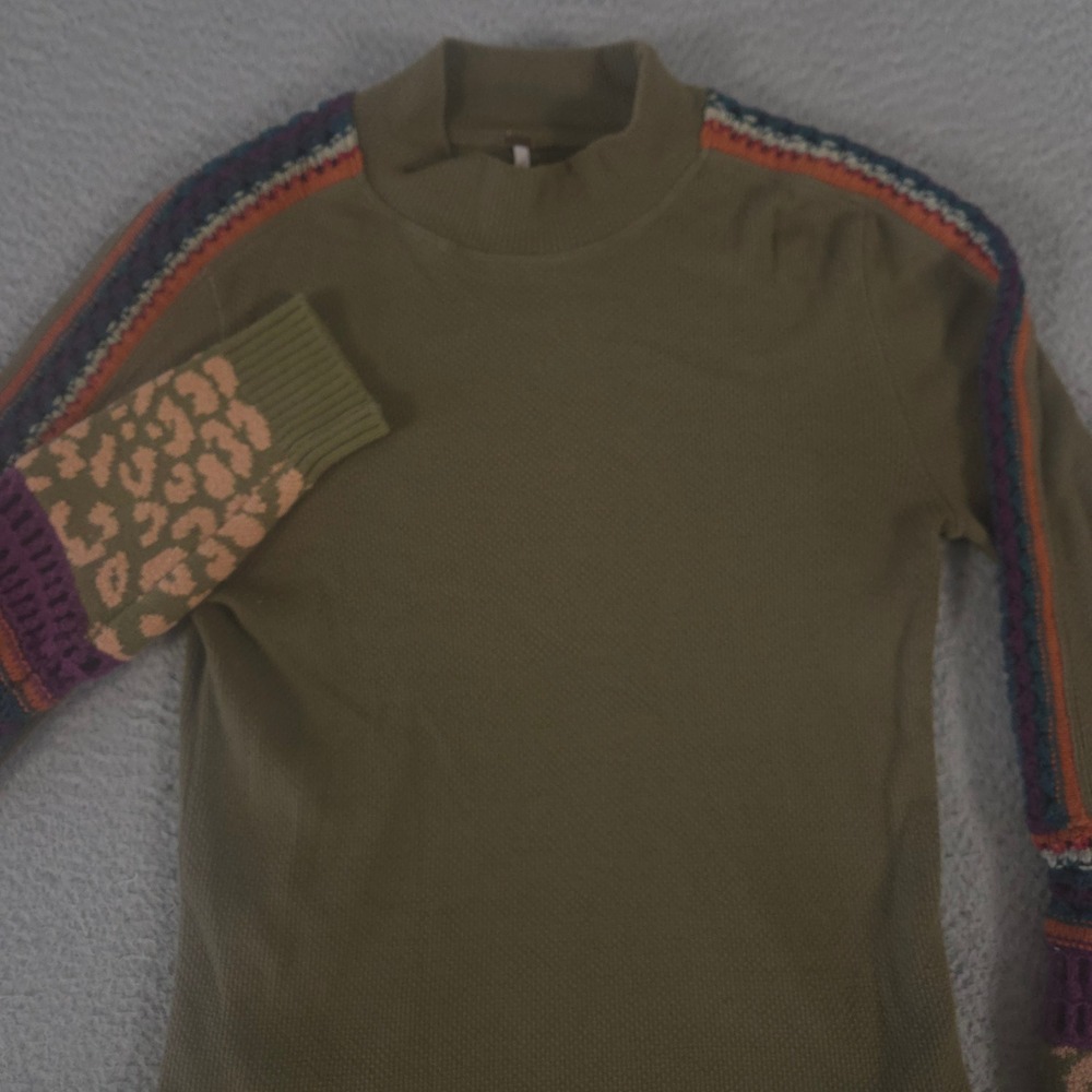 Free People Top Womens XL Olive Switch It Up Thermal Leopard Crochet Sleeve Warm